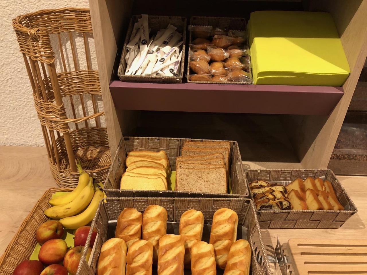 Hotel Du Stade Ex Kyriad Direct Lille Est Stade Pierre Mauroy فيلنوف داسك المظهر الخارجي الصورة