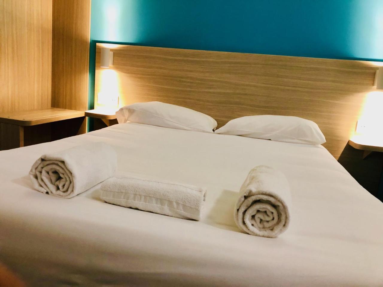 Hotel Du Stade Ex Kyriad Direct Lille Est Stade Pierre Mauroy فيلنوف داسك المظهر الخارجي الصورة